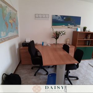 Appartamento in affitto breve a Reggio Emilia con angolo ufficio arredato