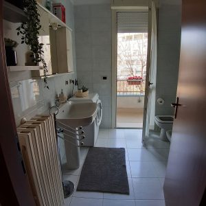Serviced apartment in Reggio Emilia with bathroom